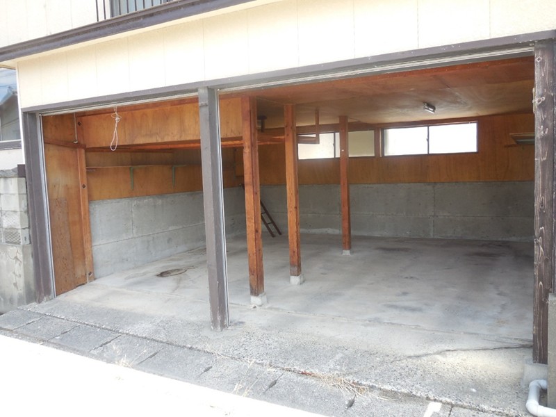 クリックで写真を表示:物件番号:I1250725/居住用/売家/空家/新潟県新潟市北区/680万円/松浜小学校/松浜中学校/8DKですので二世帯家族、福祉施設、社員寮等にもご使用できます。 物件番号:I1250725/居住用/売家/空家/新潟県新潟市北区/680万円/松浜小学校/松浜中学校/8DKですので二世帯家族、福祉施設、社員寮等にもご使用できます。