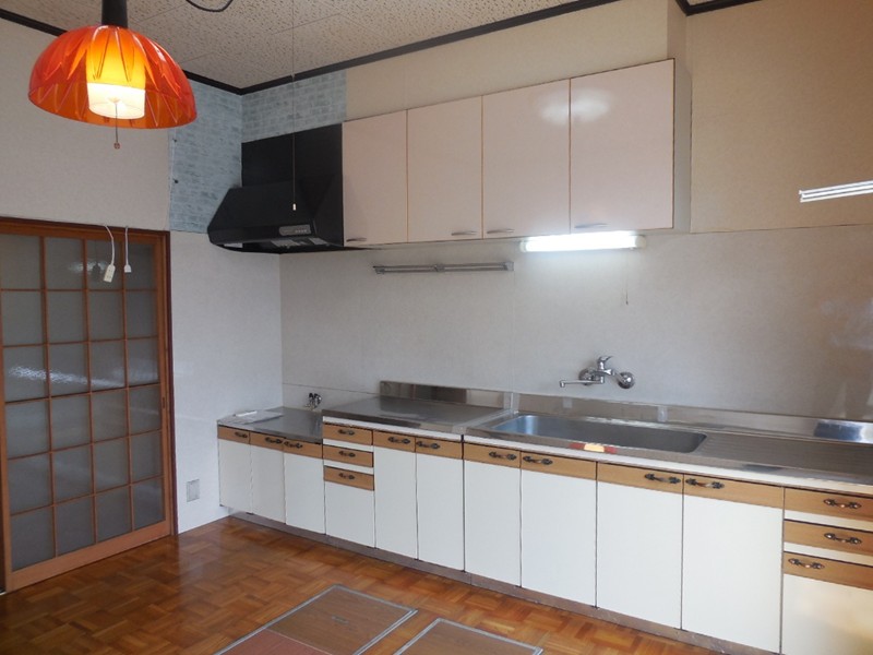 クリックで写真を表示:物件番号:I1250725/居住用/売家/空家/新潟県新潟市北区/680万円/松浜小学校/松浜中学校/8DKですので二世帯家族、福祉施設、社員寮等にもご使用できます。 物件番号:I1250725/居住用/売家/空家/新潟県新潟市北区/680万円/松浜小学校/松浜中学校/8DKですので二世帯家族、福祉施設、社員寮等にもご使用できます。